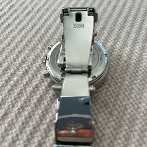 Michael Kors watch - Picture 4 of 6